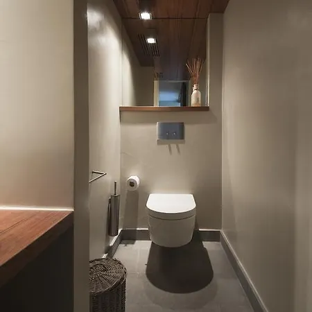 & Pool-como House-160 Mt-private Indoor Swimming Pool, Heated Year-private Covered Parking-private Garden And Terrace-fully Equipped Kitchen 아파트 *