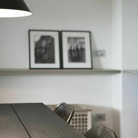 아파트 & Pool-como House-160 Mt-private Indoor Swimming Pool, Heated Year-private Covered Parking-private Garden And Terrace-fully Equipped Kitchen