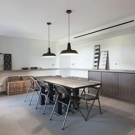 & Pool-como House-160 Mt-private Indoor Swimming Pool, Heated Year-private Covered Parking-private Garden And Terrace-fully Equipped Kitchen Lägenhet *