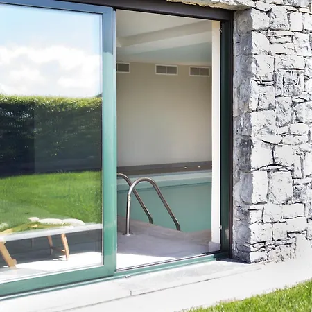 Lägenhet & Pool-como House-160 Mt-private Indoor Swimming Pool, Heated Year-private Covered Parking-private Garden And Terrace-fully Equipped Kitchen *