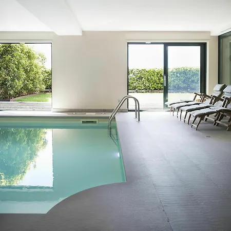 아파트 & Pool-como House-160 Mt-private Indoor Swimming Pool, Heated Year-private Covered Parking-private Garden And Terrace-fully Equipped Kitchen *