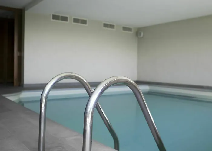 House: Luxury With Private Pool And Garden