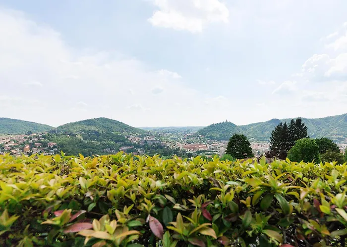 Apartment House: Luxury With Private Pool And Garden *