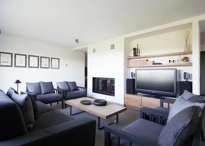 House: Luxury With Private Pool And Garden Apartment Como